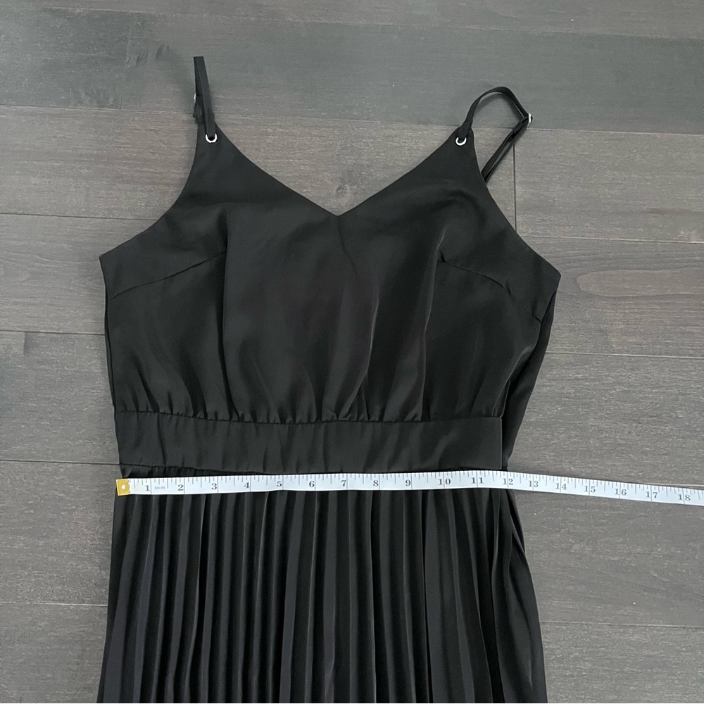 Elegant Black Pleated Midi Dress Size S Elegant & Classic - Picture 8 of 9
